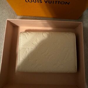 Authentic louis vuitton wallet, cream